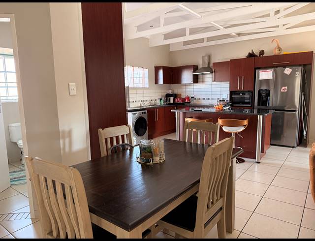 3 BEDROOM TOWNHOUSE FOR SALE IN WATERVAL EAST